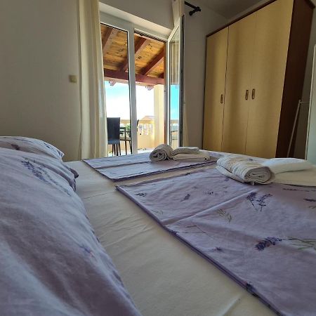 Apartman Karmen Barbat na Rabu المظهر الخارجي الصورة