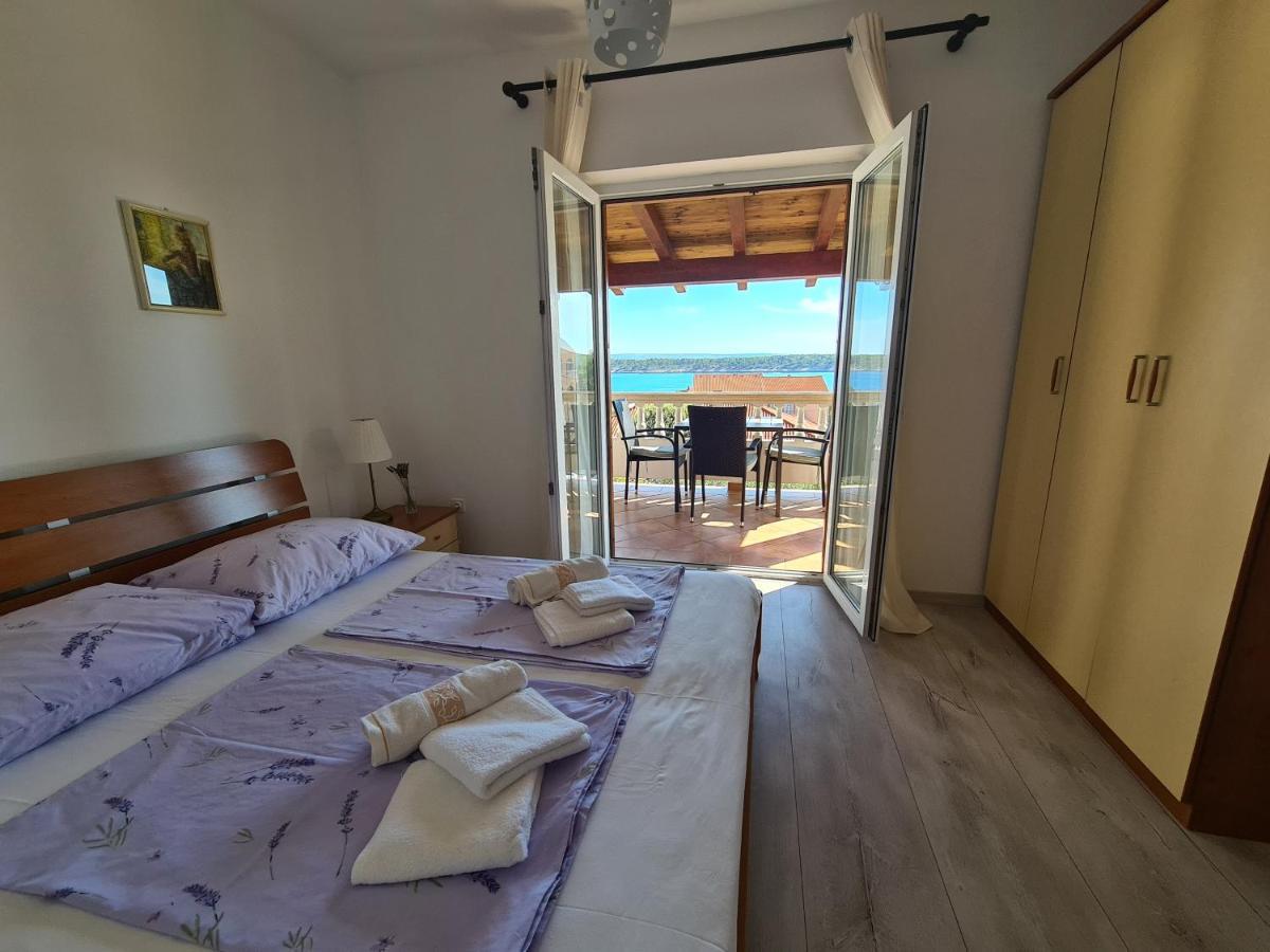 Apartman Karmen Barbat na Rabu المظهر الخارجي الصورة