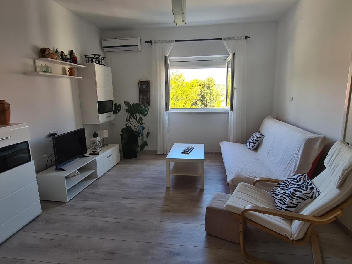 Apartman Karmen Barbat na Rabu المظهر الخارجي الصورة