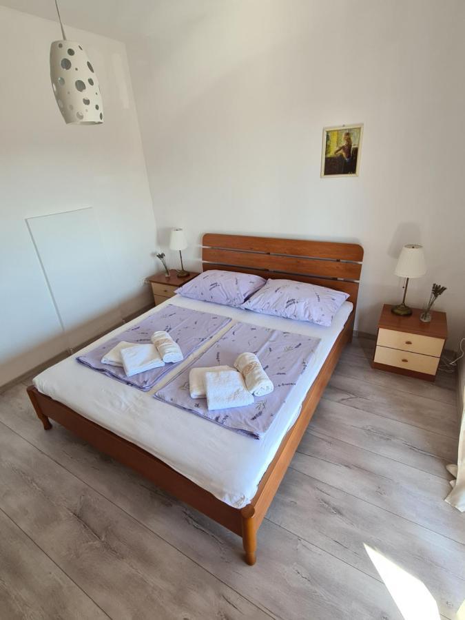Apartman Karmen Barbat na Rabu المظهر الخارجي الصورة