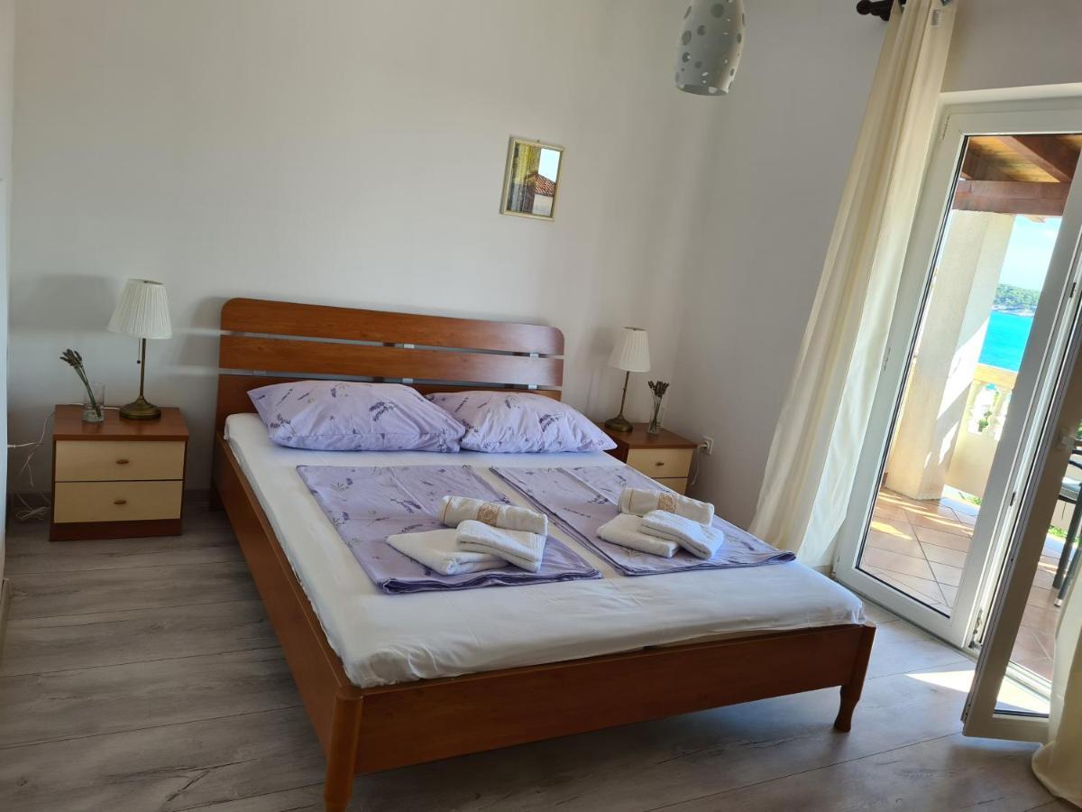 Apartman Karmen Barbat na Rabu المظهر الخارجي الصورة